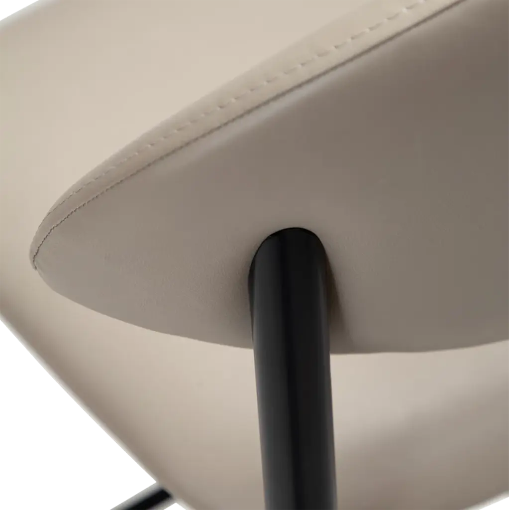 tush-barstool-cashmere-art-leather-with-black-metal-legs-200371102-06-detail1.webp