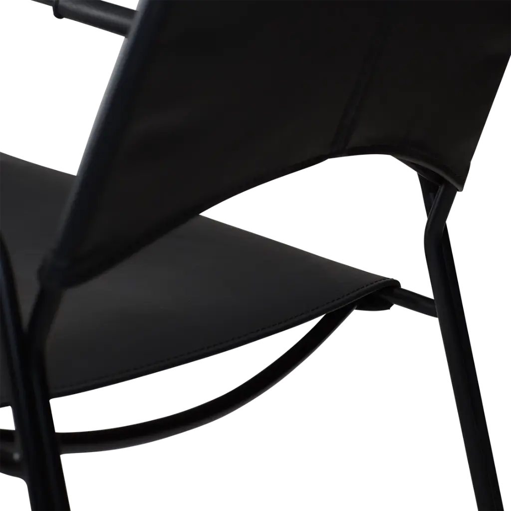 paz-lounge-chair-black-leather-with-black-metal-legs-700801900-04-detail2.webp