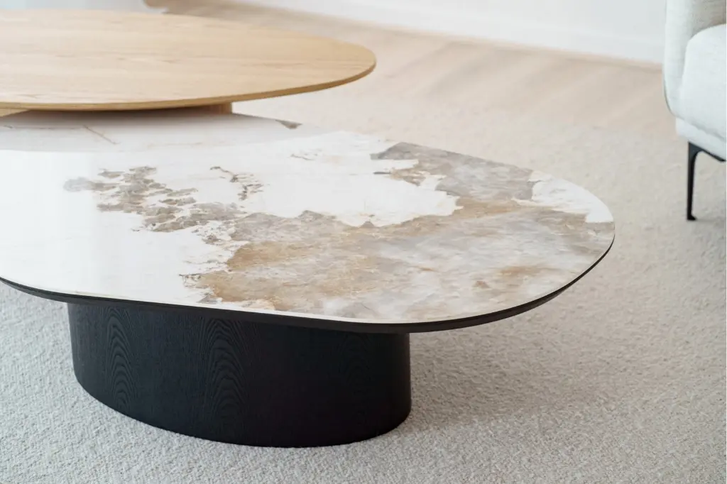 2table-basse-nat-ceramique-et-frene-noir.webp