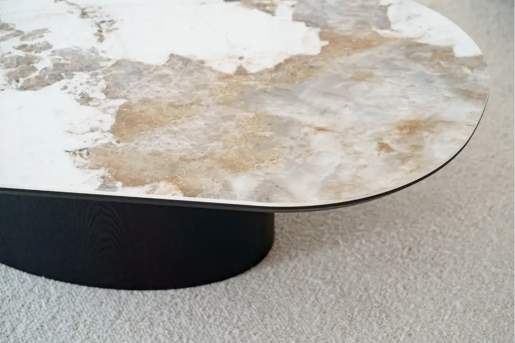 1table-basse-nat-ceramique-et-frene-noir.webp