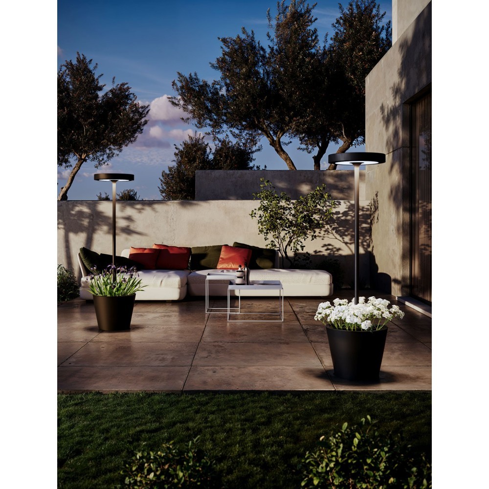 POLDINA REVERSO L FLOOR LAMP RF WITH VASE 10W DYNAMIC WHITE - PD -IP65- BLACK REMOTE CONTROL INCL.